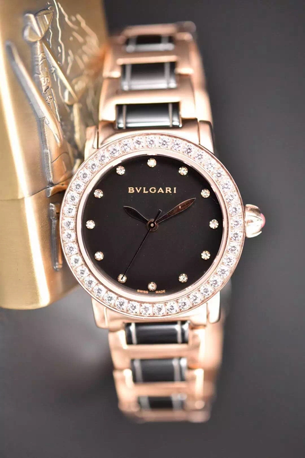 ブルガリ時計正面デザイン